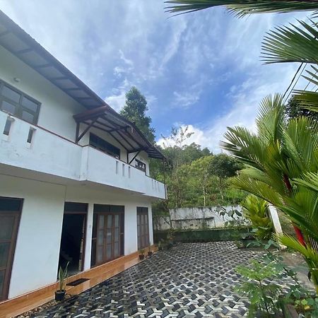 Montes Ella Bed & Breakfast Exterior foto