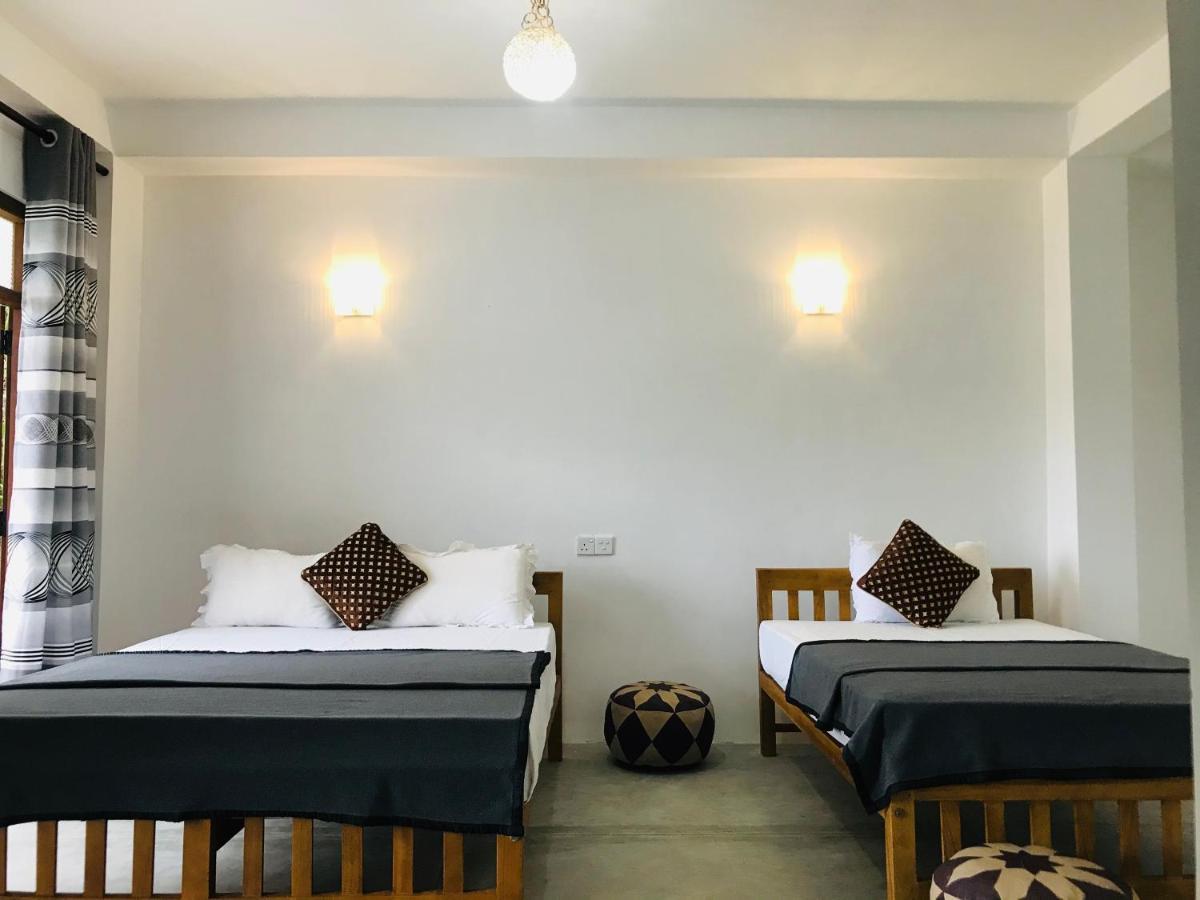 Montes Ella Bed & Breakfast Exterior foto