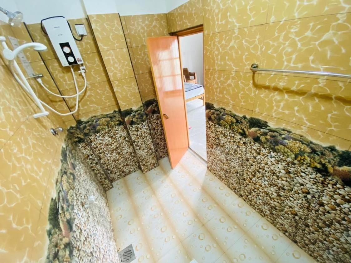 Montes Ella Bed & Breakfast Exterior foto