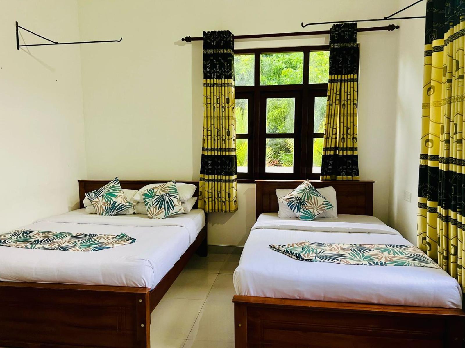 Montes Ella Bed & Breakfast Exterior foto